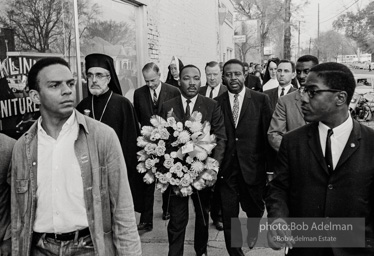 Rev. Reeb Memorial.On Sunday, March 14,1965, a memorial service for the slain Rev. Reeb was held at Brown Chapel and King received permission to lead a 3,500-person march from the church to the Dallas County Courthouse in downtown Selma.