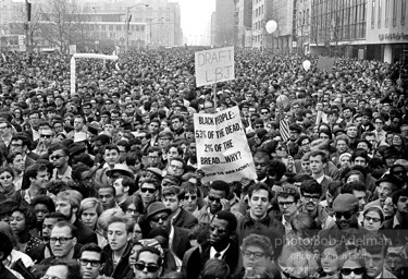 Martin Luther King led anti-Vietnam war protest. NYC, 1967. photo:Bob Adelman©Bob Adelman Estate.