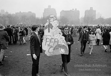 Martin Luther King led anti-Vietnam war protest. NYC, 1967. photo:Bob Adelman©Bob Adelman Estate.
