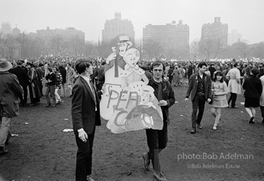 Martin Luther King led anti-Vietnam war protest. NYC, 1967. photo:Bob Adelman©Bob Adelman Estate. Martin Luther King led anti-Vietnam war protest. NYC, 1967. photo:Bob Adelman©Bob Adelman Estate.