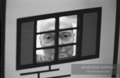 Roy Lichtenstein with maquette for House I. 1996.-photo©Bob Adelman, artwork ©Estate of Roy Lichtenstein