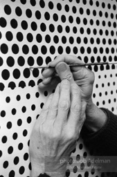 Roy Lichtenstein at wotk on his Chinese Landscape series. 1996.-photo©Bob Adelman, artwork ©Estate of Roy Lichtenstein Roy Lichtenstein at wotk on his Chinese Landscape series. 1996.-photo©Bob Adelman, artwork ©Estate of Roy Lichtenstein