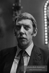 Donald Sutherland on the set during filming of the 1971 movie KLUTE.
