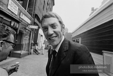 Donald Sutherland on the set during filming of the 1971 movie KLUTE.