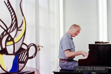 photo:©Bob Adelman/Artwork:©Estate of Roy Lichtenstein