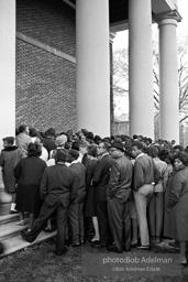 Mourners wating to view the open casket of Martin Luther King. Atlanta, GA, 1968