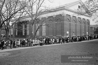 Mourners wating to view the open casket of Martin Luther King. Atlanta, GA, 1968