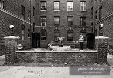 1968. Queens, New YorkKew Gardens Park. Jamaica, Queens, N.Y. 1968EP10-09a 001