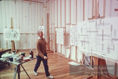 Roy Lichtenstein, Plus and Minus Paintings, 1988. photo©Bob Adelman Estate, artworks ©Estate of Roy Lichtenstein. Roy Lichtenstein, Plus and Minus Paintings, 1988. photo©Bob Adelman Estate, artworks ©Estate of Roy Lichtenstein.