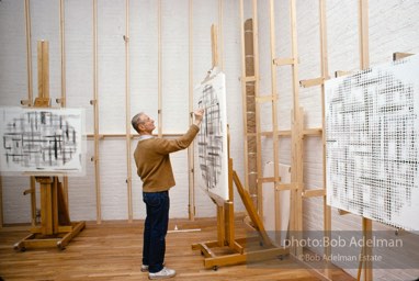 Roy Lichtenstein, Plus and Minus Paintings, 1988. photo©Bob Adelman Estate, artworks ©Estate of Roy Lichtenstein. Roy Lichtenstein, Plus and Minus Paintings, 1988. photo©Bob Adelman Estate, artworks ©Estate of Roy Lichtenstein.