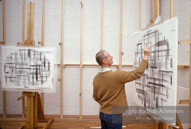 Roy Lichtenstein, Plus and Minus Paintings, 1988. photo©Bob Adelman Estate, artworks ©Estate of Roy Lichtenstein. Roy Lichtenstein, Plus and Minus Paintings, 1988. photo©Bob Adelman Estate, artworks ©Estate of Roy Lichtenstein.