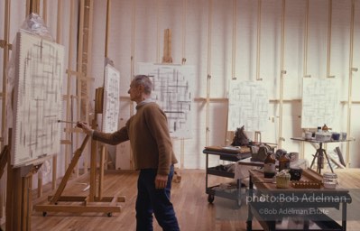 Roy Lichtenstein, Plus and Minus Paintings, 1988. photo©Bob Adelman Estate, artworks ©Estate of Roy Lichtenstein. Roy Lichtenstein, Plus and Minus Paintings, 1988. photo©Bob Adelman Estate, artworks ©Estate of Roy Lichtenstein.