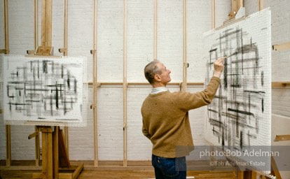 Roy Lichtenstein, Plus and Minus Paintings, 1988. photo©Bob Adelman Estate, artworks ©Estate of Roy Lichtenstein. Roy Lichtenstein, Plus and Minus Paintings, 1988. photo©Bob Adelman Estate, artworks ©Estate of Roy Lichtenstein.