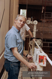 Roy Lichtenstein. Tel Aviv Mural, 1989. - photo©Bob Adelman Estate/Artwork ©Estate of Roy Lichtenstein.