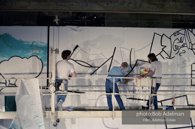 Roy Lichtenstein. Tel Aviv Mural, 1989. - photo©Bob Adelman Estate/Artwork ©Estate of Roy Lichtenstein.