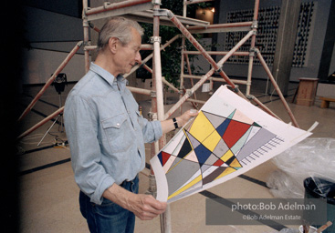 Roy Lichtenstein. Tel Aviv Mural, 1989. - photo©Bob Adelman Estate/Artwork ©Estate of Roy Lichtenstein.