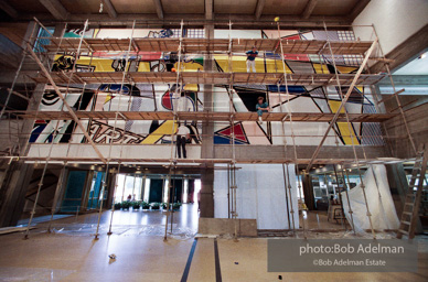 Roy Lichtenstein. Tel Aviv Mural, 1989. - photo©Bob Adelman Estate/Artwork ©Estate of Roy Lichtenstein.