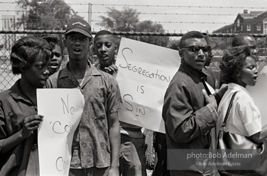 Protestors with signs, Birmingham 1963