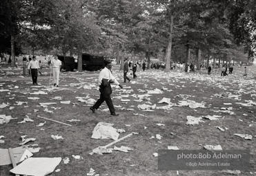 Aftermath, Washington DC 1963. Worried about possible violence after dark, the Kennedy administration had insisted that the Mall needed to be
clear and all out-of-town marchers back on their busses and trains before nightfall. Teams of volunteers swept
the Mall that evening, picking up tons of trash. News reports the next day stressed the size of the crowd and the
peacefulness of the march. Aftermath, Washington DC 1963. Worried about possible violence after dark, the Kennedy administration had insisted that the Mall needed to be
clear and all out-of-town marchers back on their busses and trains before nightfall. Teams of volunteers swept
the Mall that evening, picking up tons of trash. News reports the next day stressed the size of the crowd and the
peacefulness of the march.